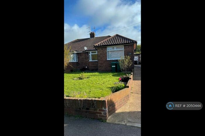 2 Bedroom Bungalow To Rent In Valley Road, Portslade, Brighton, BN41
