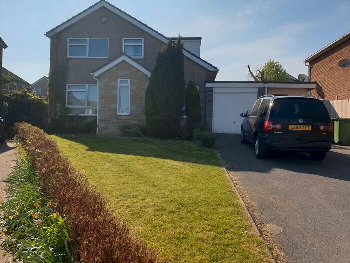 4 Bedroom Detached House To Rent In Holt Park Way, Leeds, LS16