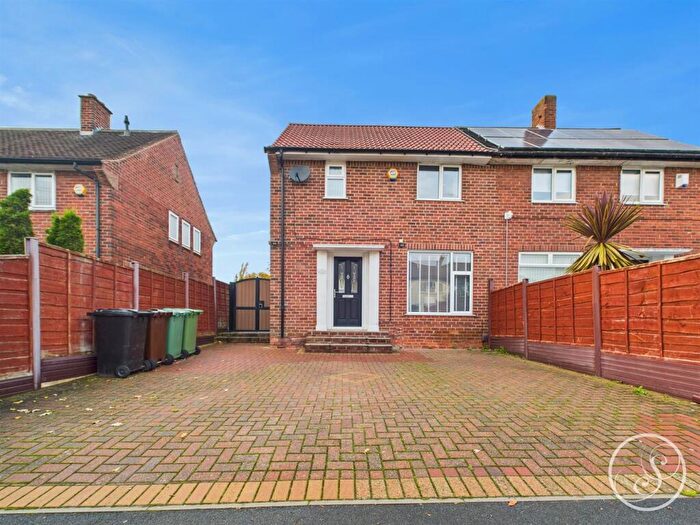 2 Bedroom Semi-Detached House For Sale In Swarcliffe Road, Leeds, LS14