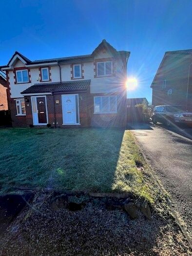 3 Bedroom Semi-Detached House To Rent In Redsands Drive, Ashton-On-Ribble, Preston, PR2