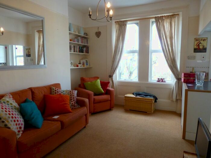 1 Bedroom Flat To Rent In Cherington Road, London, W7