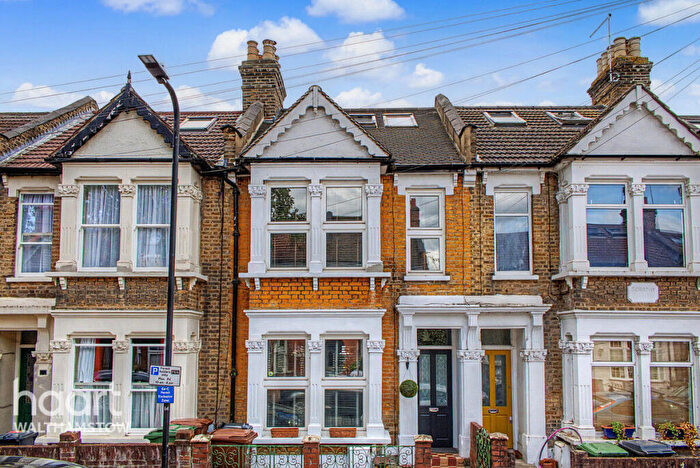 5 Bedroom Terraced House For Sale In Brookscroft Road, London, E17