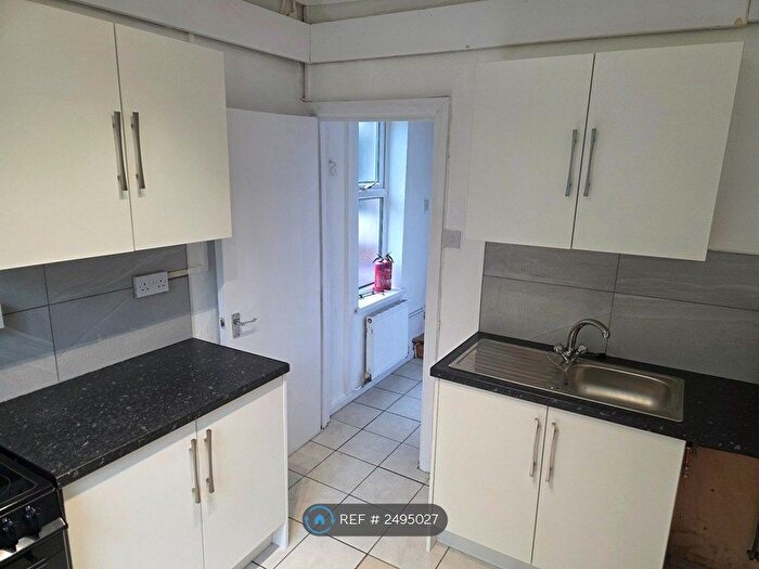 2 Bedroom Flat To Rent In Clarendon Road, Birmingham, B16