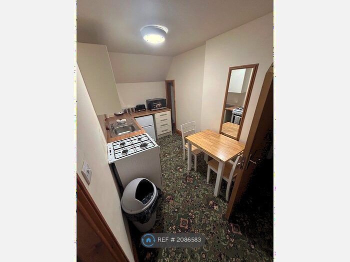 2 Bedroom Studio To Rent In Hogarth Hill, Whitby, YO22