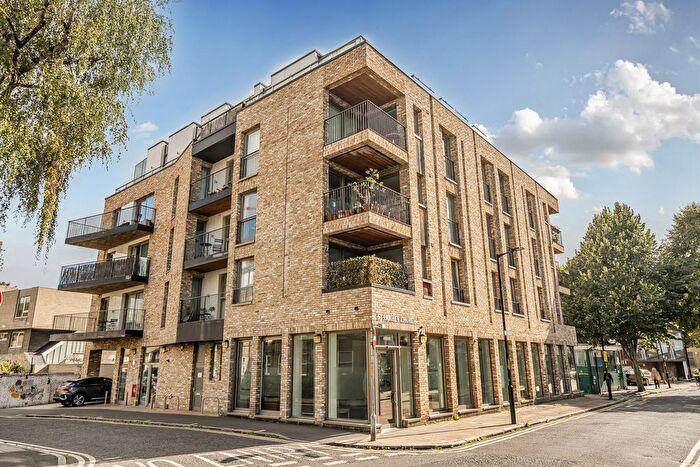 1 Bedroom Flat For Sale In Porlock Street, London, SE1