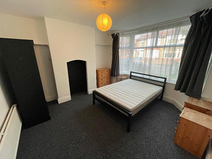 4 Bedroom Semi Detached House To Rent In Sherwood Avenue, Fallowfield, M14