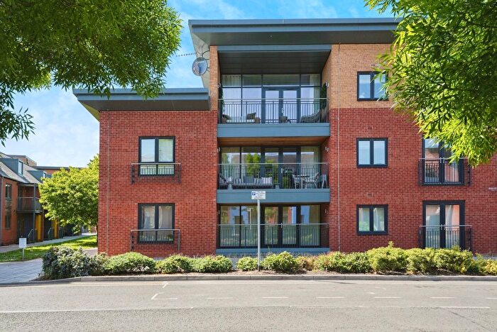 2 Bedroom Flat For Sale In Crossley Road, Worcester, Worcestershire, WR5