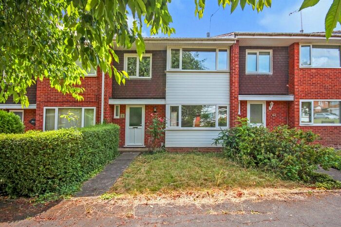 3 Bedroom Property To Rent In Willow Close, Whitnash, Leamington Spa, CV31