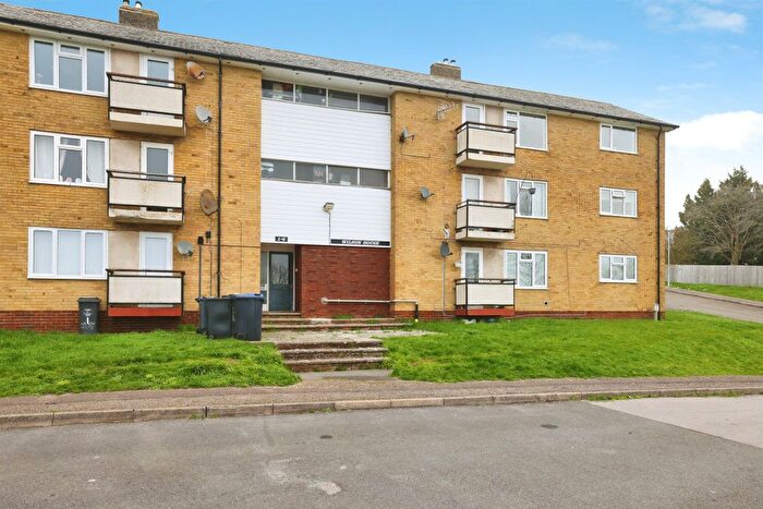2 Bedroom Flat For Sale In Sidbury Heights, Tidworth, SP9