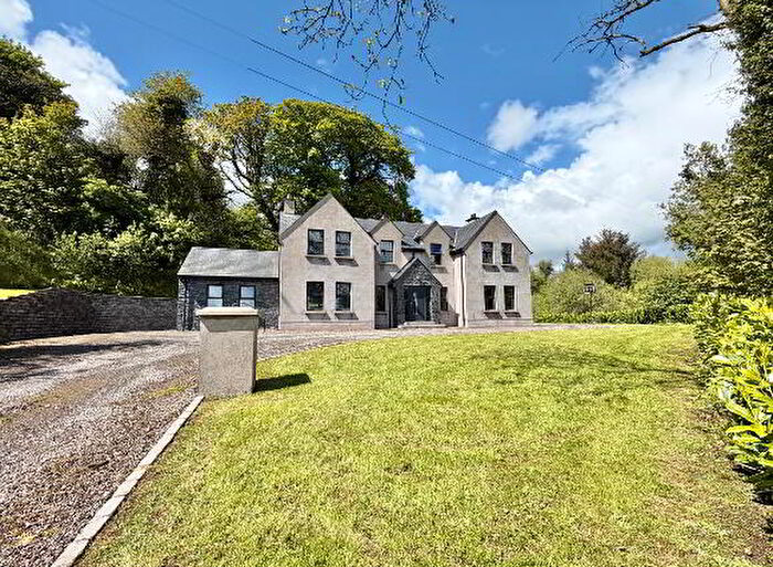 4 Bedroom Detached House With Garages For Sale In Glencull Road, Dungannon, BT70