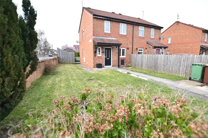 2 Bedroom Property To Rent In Stanks Drive, Leeds, LS14