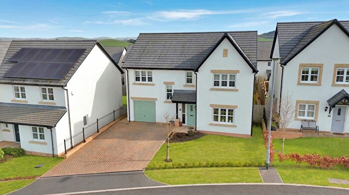 4 Bedroom Detached House For Sale In Wakefield Drive, Endmoor, LA8