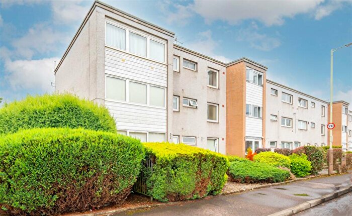 2 Bedroom Flat For Sale In Muirton Place, Perth, PH1