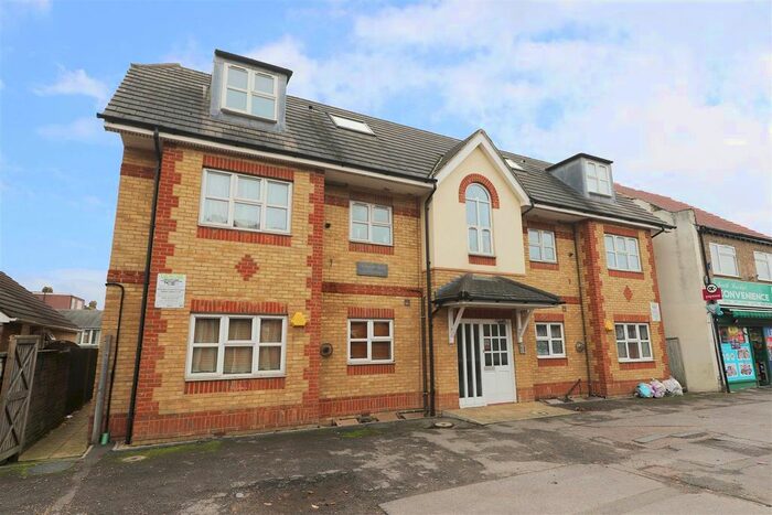 1 Bedroom Flat To Rent In Vincent Court, Station Approach, Ruislip, HA4