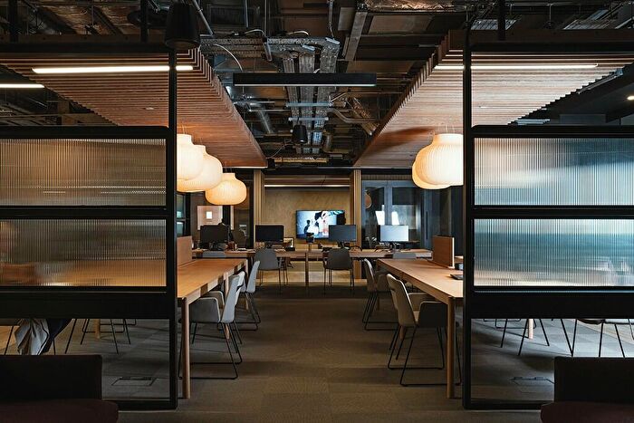 2 Bedroom Apartment To Rent In Apartment, Symphony Park, Manchester, Greater Manchester, M1