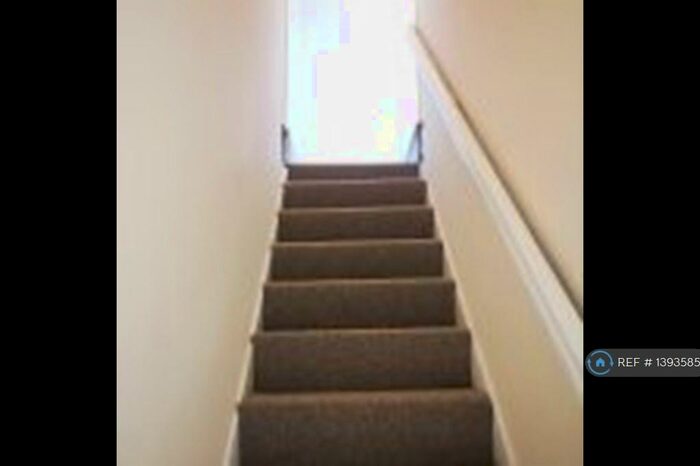 3 Bedroom Terraced House To Rent In Albany Road, Reading, RG30