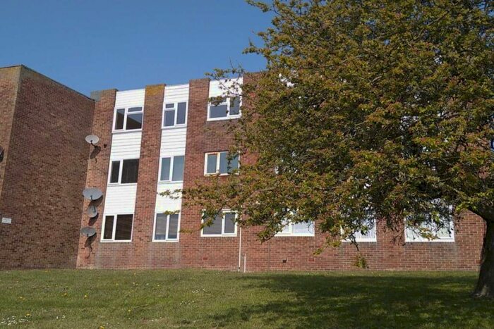 2 Bedroom Apartment To Rent In Holywell Avenue, Folkestone, Kent, CT19
