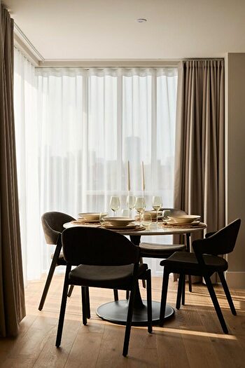 2 Bedroom Apartment To Rent In Flat, Baker Street, London, NW1