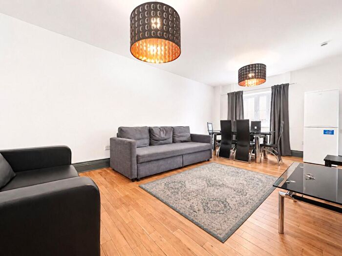 2 Bedroom Apartment To Rent In Greatorex Street, London, E1