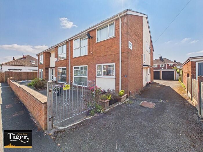 2 Bedroom Flat For Sale In Elterwater Place, Blackpool, FY3