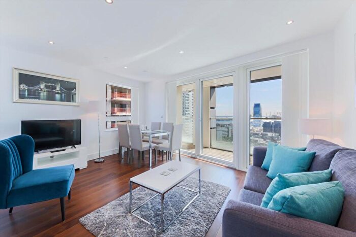 3 Bedroom Apartment To Rent In Talisman Tower, Lincoln Plaza, Canary Wharf, E14