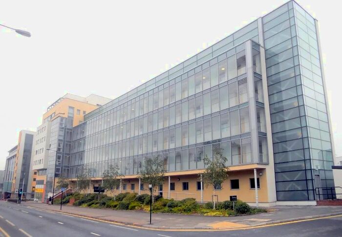 2 Bedroom Flat For Sale In Bramall Lane, Sheffield, S2