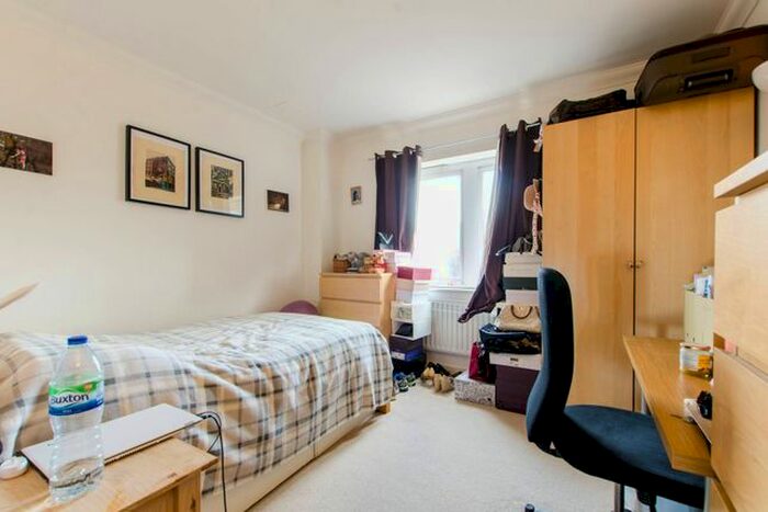 2 Bedroom Flat To Rent In Bacon Street, Shoreditch, London, E2