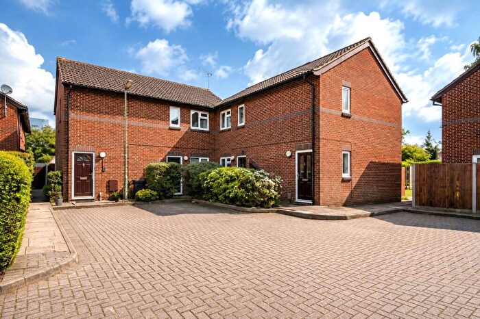 1 Bedroom Maisonette To Rent In Littlemead, Goldsworth Park, Woking, Surrey, GU21