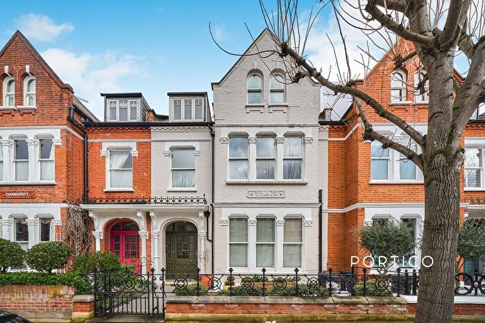 2 Bedroom Flat To Rent In Streathbourne Road, London, SW17