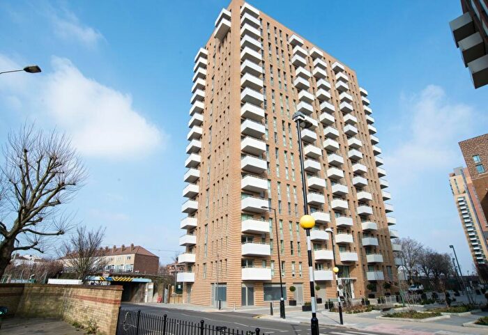 Flat To Rent In Ivy Point, No The Avenue, Hannaford Walk, Bow, London, E3