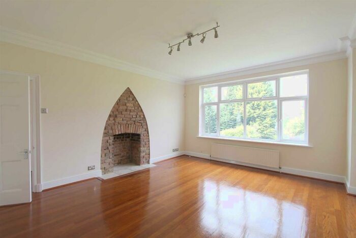 1 Bedroom Flat To Rent In Court Road, Mottingham, SE9