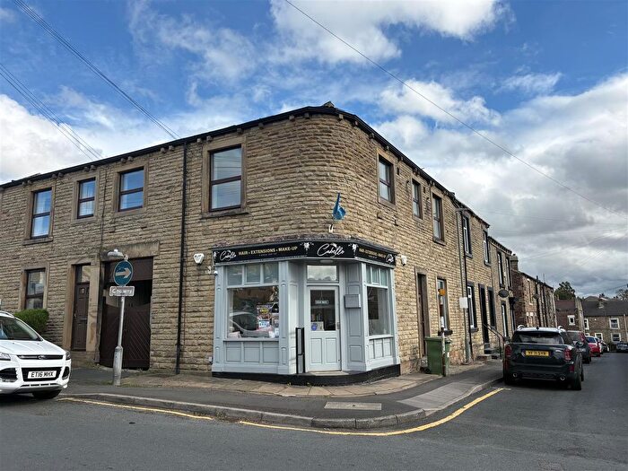 1 Bedroom Flat To Rent In Union Street, Birstall, Batley, WF17