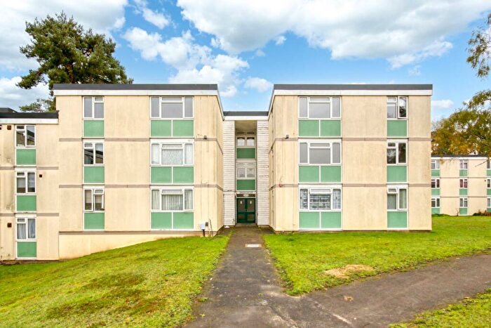 2 Bedroom Flat For Sale In Hambleden Court, Bracknell, RG12