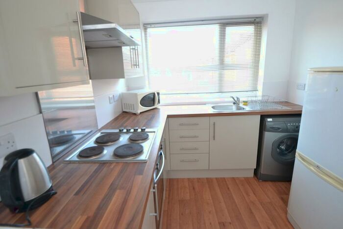 2 Bedroom Flat To Rent In Radford Boulevard, Nottingham, NG7