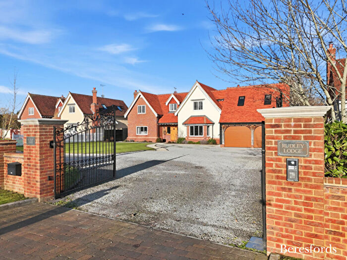 4 Bedroom Detached House For Sale In Chelmsford Road, Purleigh, CM3
