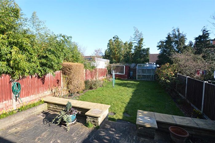 3 Bedroom Semi-Detached House For Sale In Villiers Avenue, Twickenham, TW2