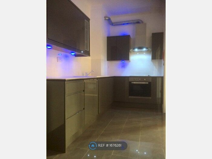 2 Bedroom Flat To Rent In Compton Street, Eastbourne, BN21