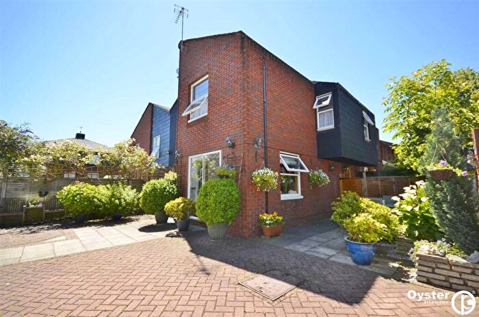 4 Bedroom Terraced House To Rent In Whitmore Close, London, N11