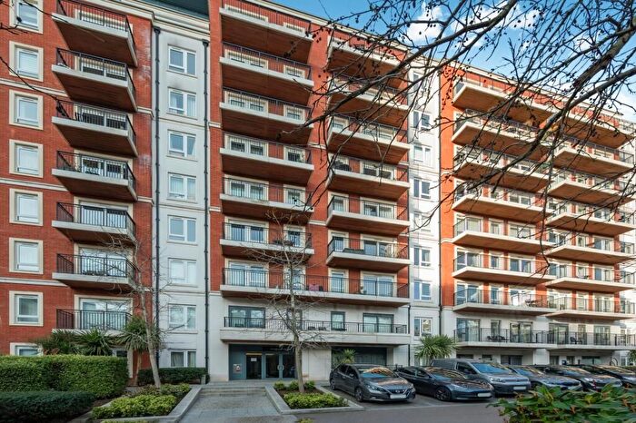 2 Bedroom Property To Rent In Beaufort Square, London, NW9