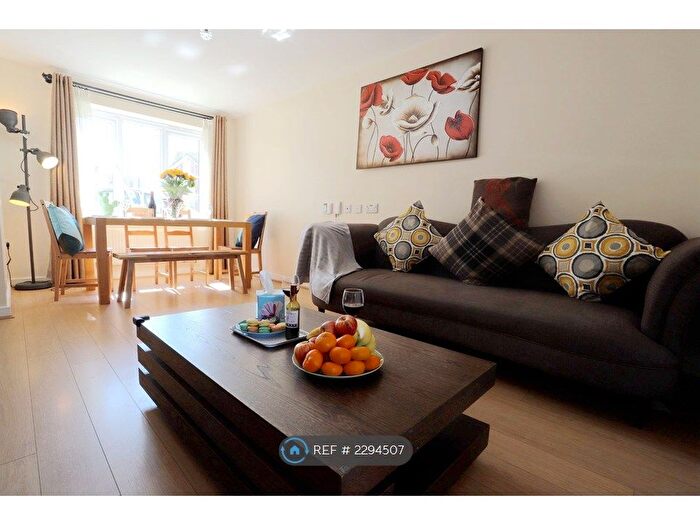 3 Bedroom End Of Terrace House To Rent In Bishop Drive, Birmingham, B37