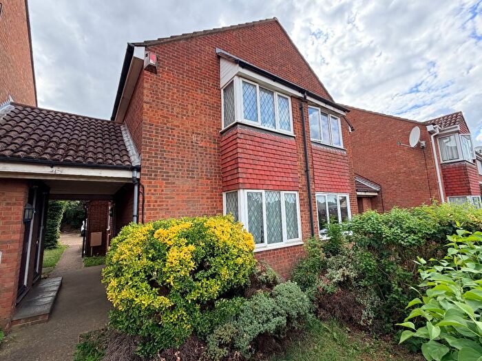 2 Bedroom End Of Terrace House For Sale In Mount Pleasant Road, Leagrave, LU3