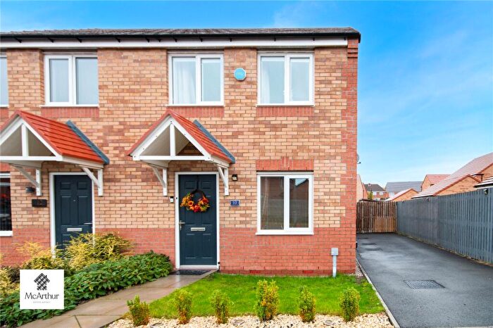 3 Bedroom Semi-Detached House For Sale In Fulwood Place, Harworth & Bircotes, Doncaster, South Yorkshire, DN11