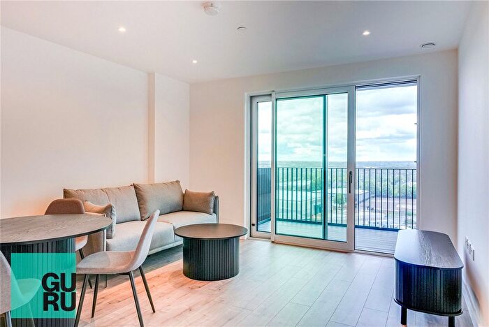 2 Bedroom Flat To Rent In Fauna Walk, Union Court, The Exchange, WD24