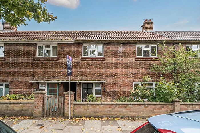 3 Bedroom Terraced House For Sale In Meadlands Drive, Richmond, TW10