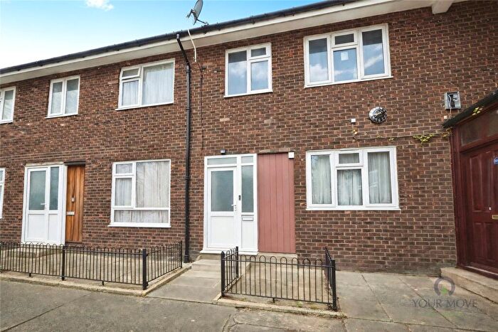 3 Bedroom Terraced House For Sale In Stane Way, London, SE18