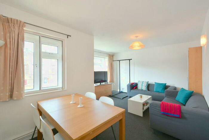 3 Bedroom Apartment To Rent In Canada Water, SE16