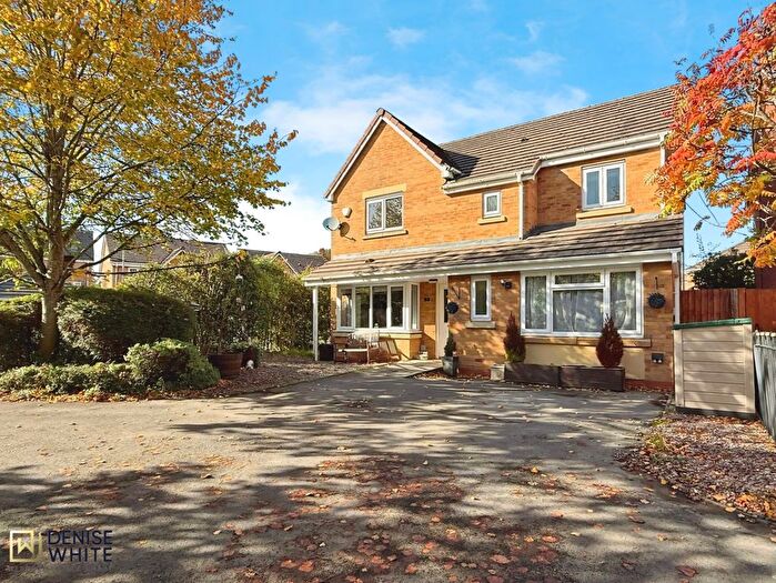 4 Bedroom Detached House For Sale In Wardle Gardens, Leekbrook, Near Leek, Staffordshire, ST13