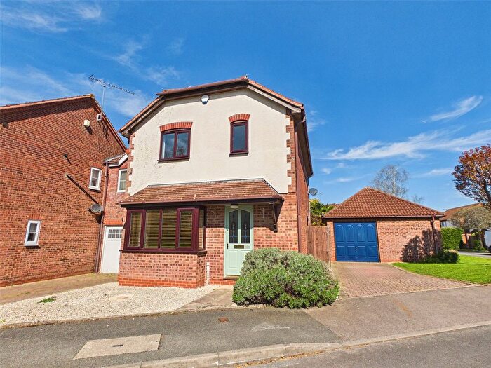 3 Bedroom Detached House For Sale In Powderham Avenue, Worcester, Worcestershire, WR4