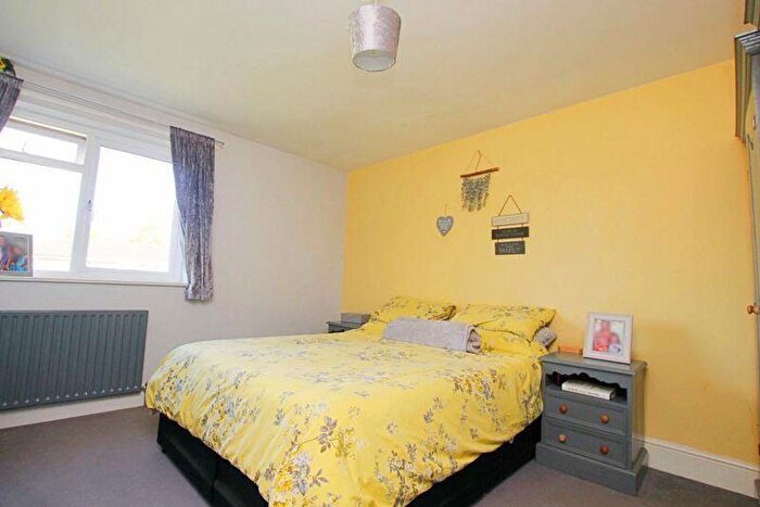3 Bedroom End Of Terrace House For Sale In Abbots Way, Ulceby, DN39