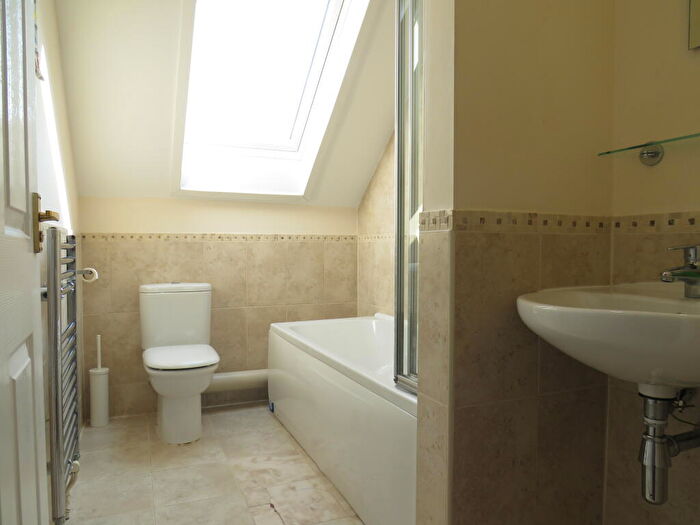 2 Bedroom Apartment To Rent In Southville, Myrtle Court, BS3